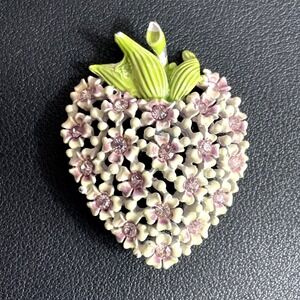 Vintage Pot Metal Brooch Rhinestone Strawberry Fruit Pin Jewelry Pink Green 3D
